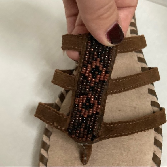Minnetonka size 7 leather upper beaded sandals - Picture 3 of 7
